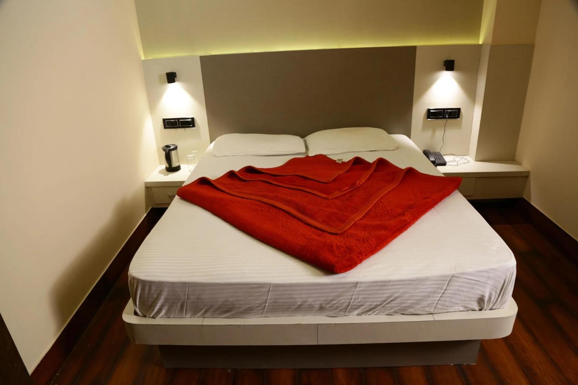 Aangan Regency Hotel Шимла Екстериор снимка