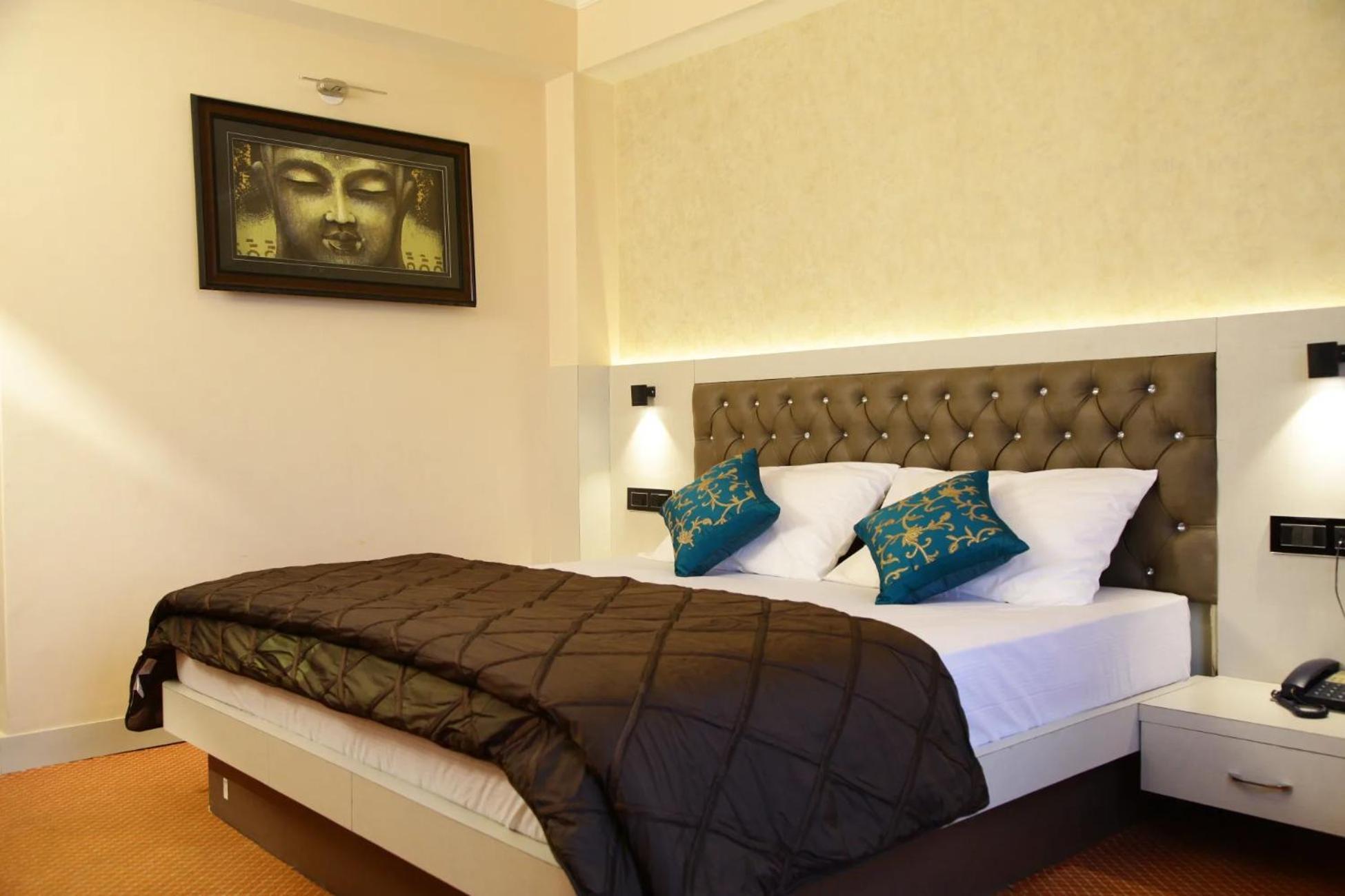 Aangan Regency Hotel Шимла Екстериор снимка