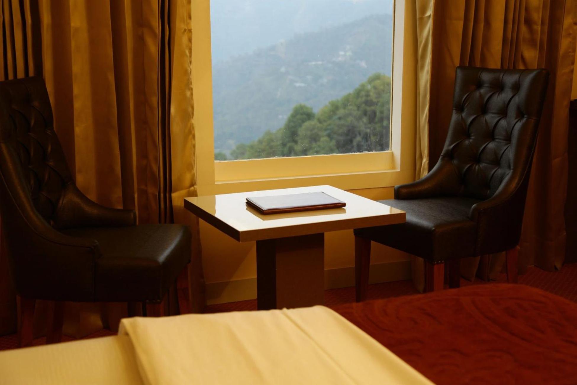 Aangan Regency Hotel Шимла Екстериор снимка
