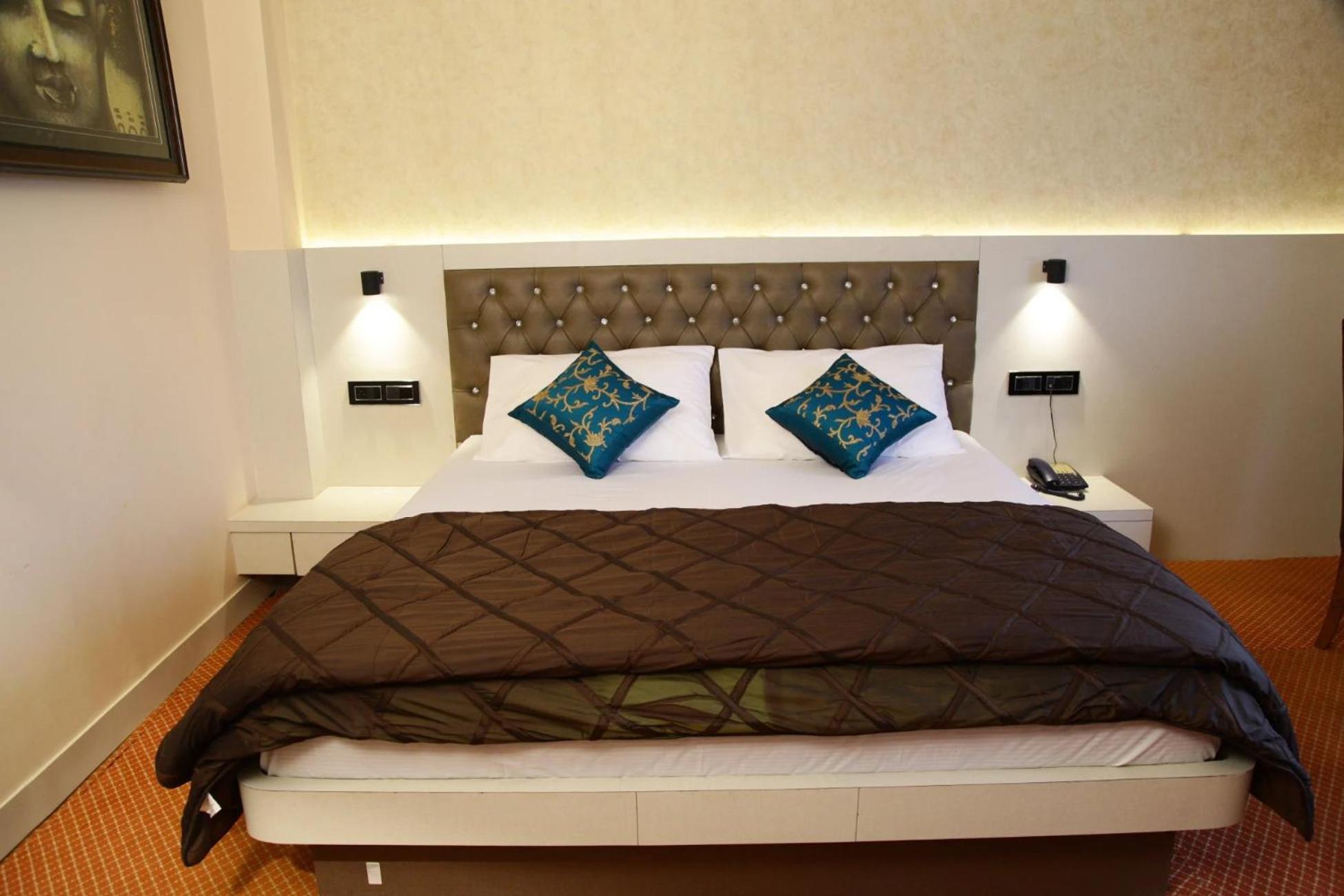 Aangan Regency Hotel Шимла Екстериор снимка