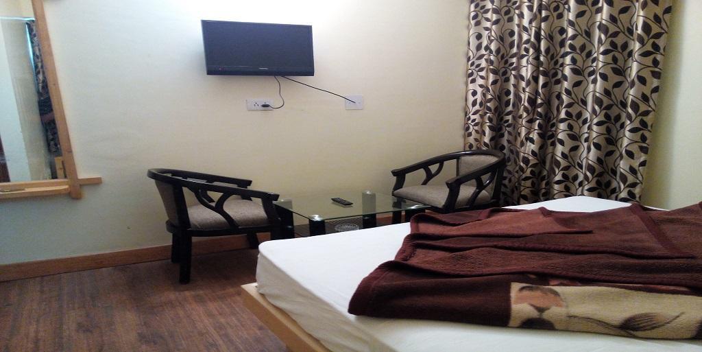 Aangan Regency Hotel Шимла Екстериор снимка