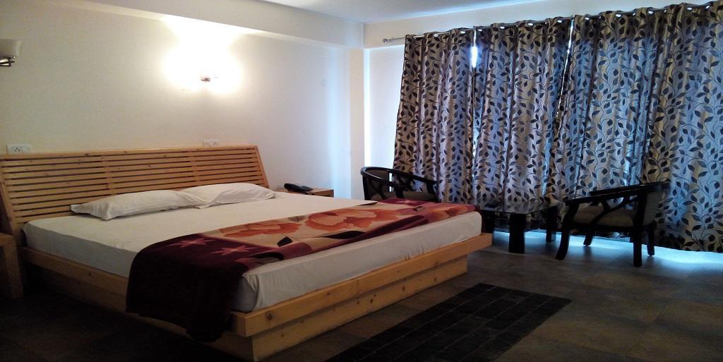 Aangan Regency Hotel Шимла Екстериор снимка